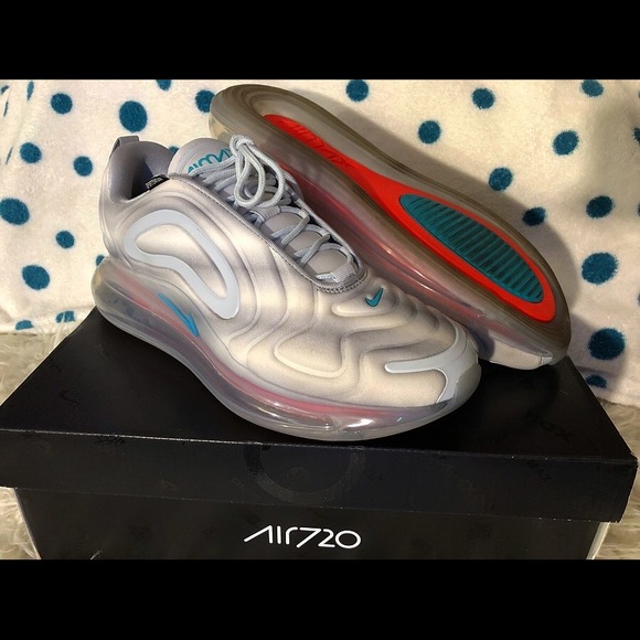 Nike Air Max 720 - Picture 2 of 4